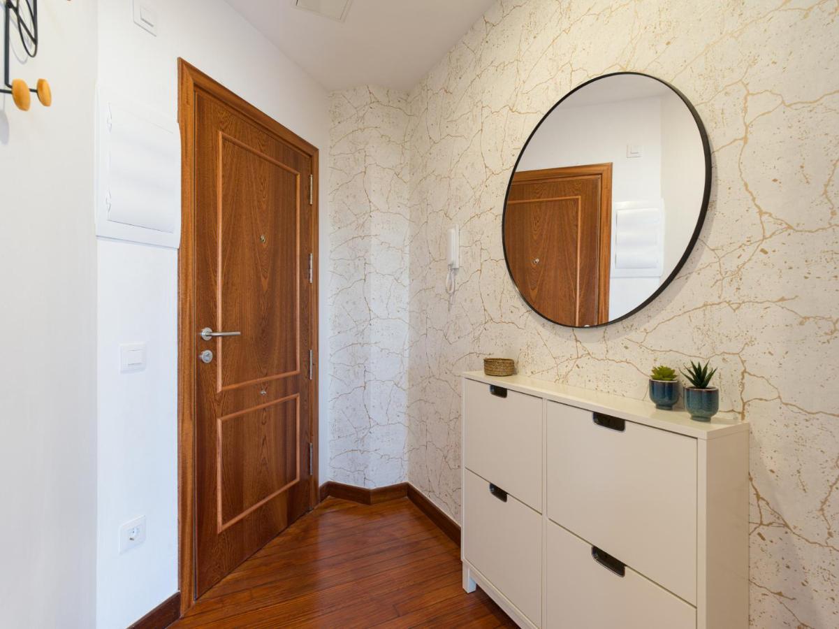 Bright Townhouse - Views - 5 Min Walk To The